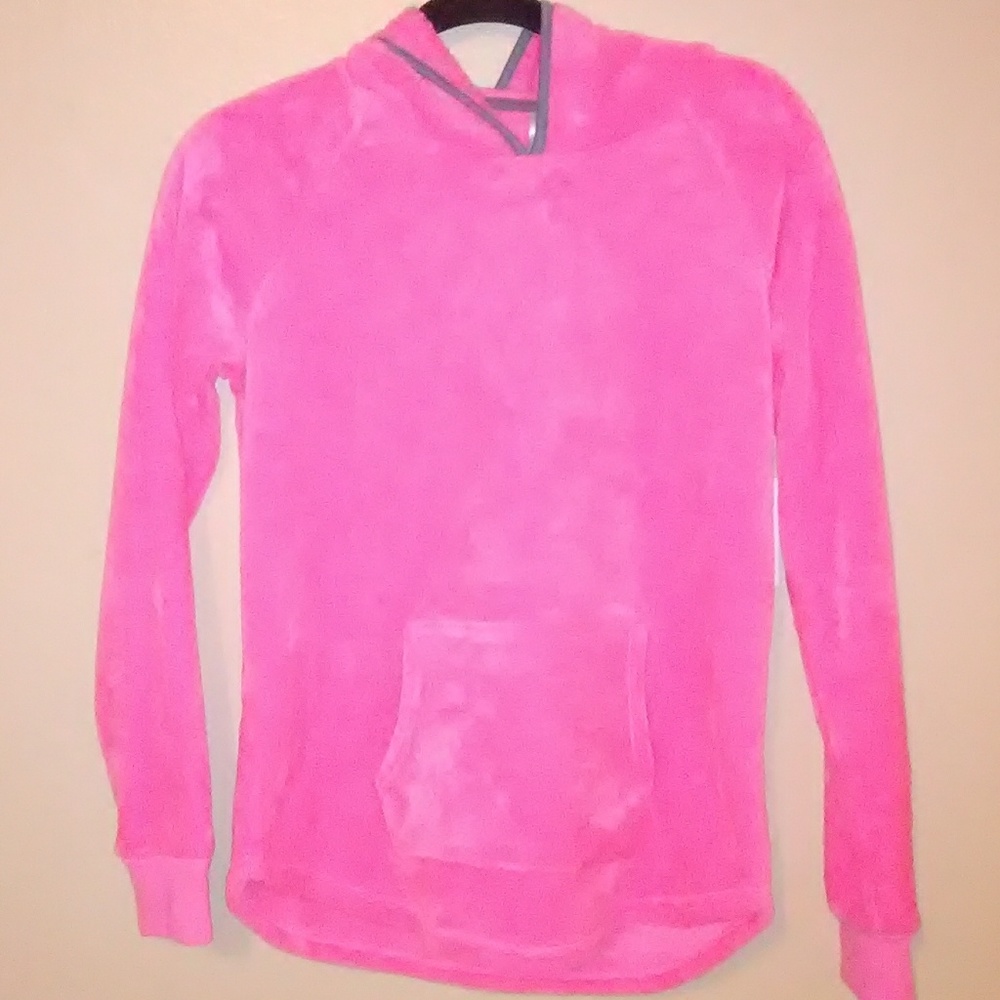 NWT No Boundaries Women's Pullover